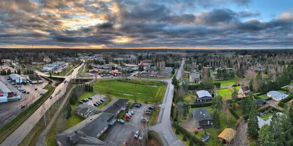Maisemakuva Aurasta vuodelta 2020