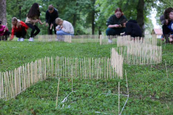 Kuva maataideteoksesta